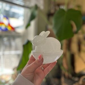 Vintage glass nesting bunny dish